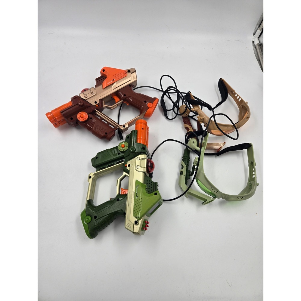Tiger Electronics LAZER TAG Team Ops Laser gun 2 Player Set